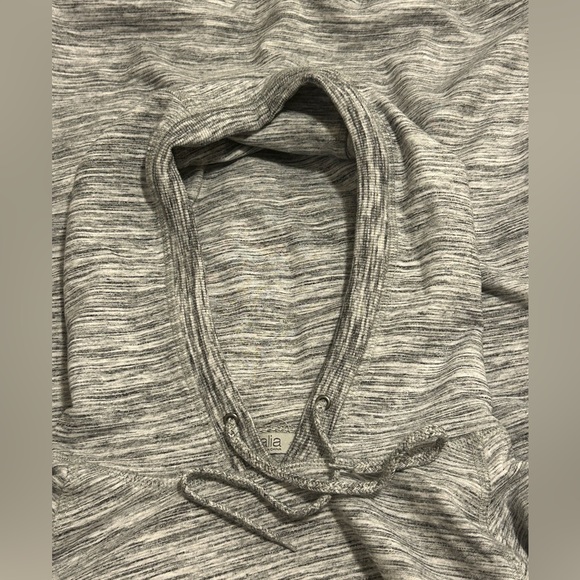 Off Delia Gray Hooded Keyhole Sleeve Dress - Size M - Picture 10 of 12